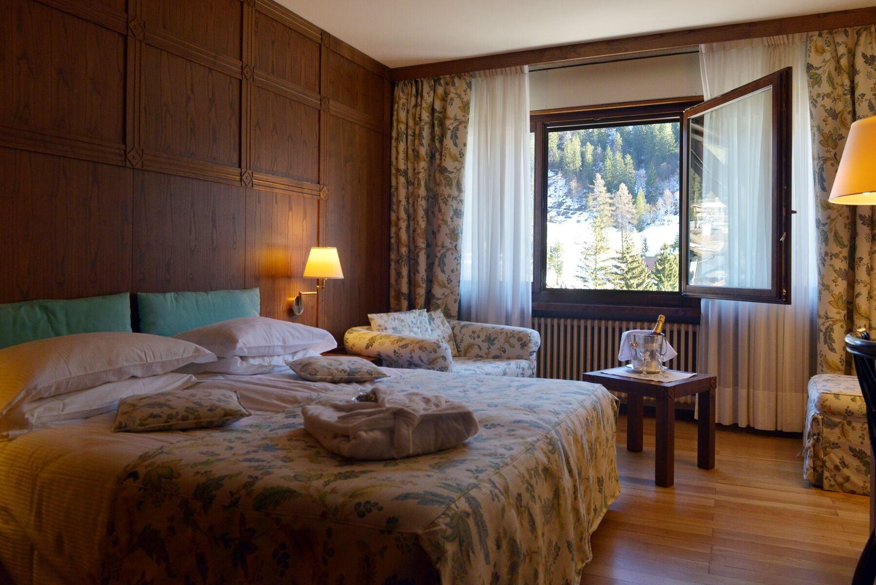 Savoia Palace Hotel 마돈나 디 캄필리오 외부 사진