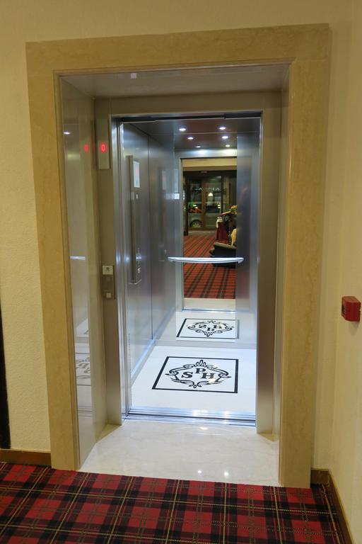 Savoia Palace Hotel 마돈나 디 캄필리오 외부 사진