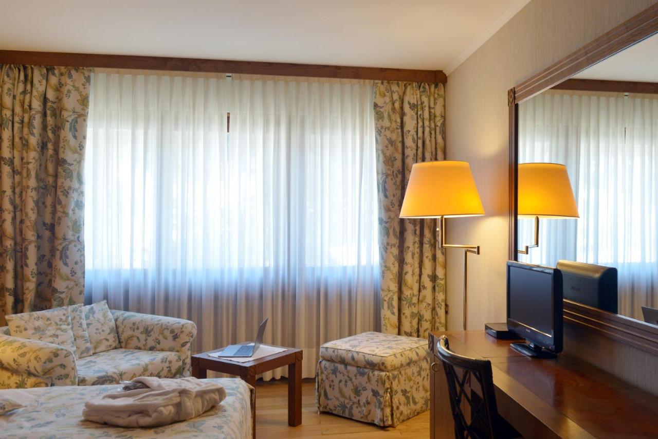 Savoia Palace Hotel 마돈나 디 캄필리오 외부 사진